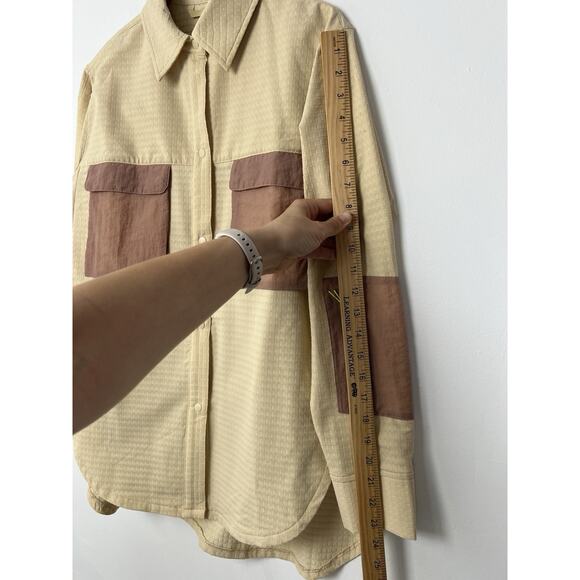 Lululemon Women's 4 Grid Fleece Hiking Overshirt Beige Snap Pockets Gorpcore - Picture 5 of 10